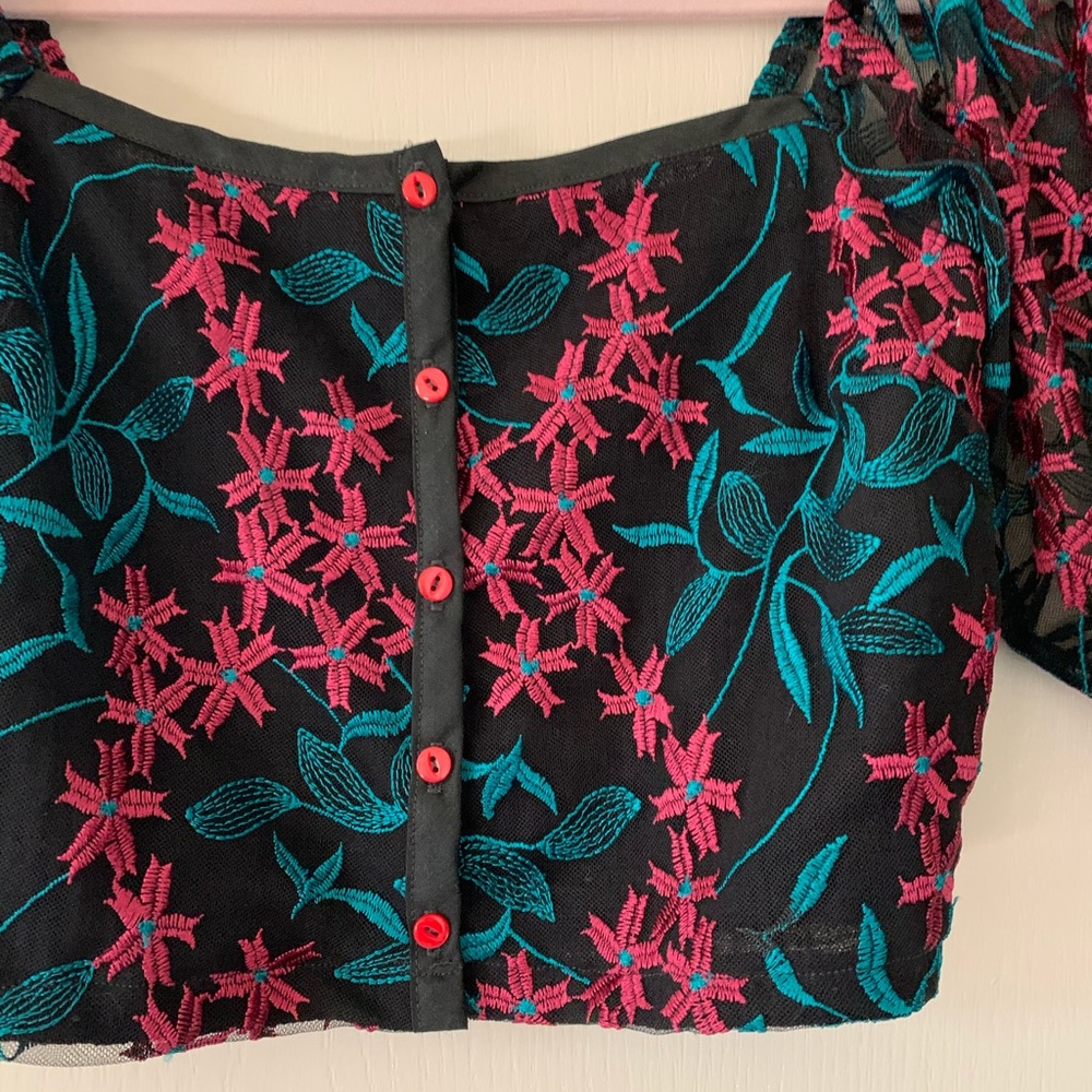 ⭐️3/$20 Floral sheer puffed sleeve Tudor blouse, xs - Picture 5 of 7